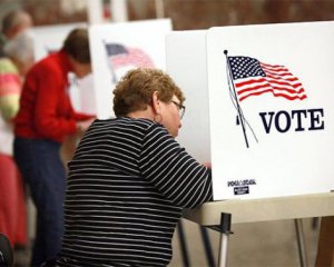 Вибори в США: достроково проголосували вже 75 мільйонів американців