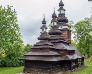 В Празі згоріла унікальна дерев&#039;яна церква, яку привезли з України майже 100 років тому