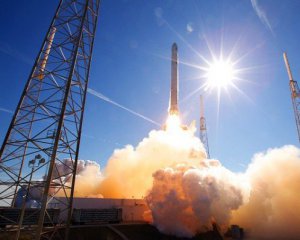 У SpaceX розповіли про проблеми з двигунами ракети перед запуском