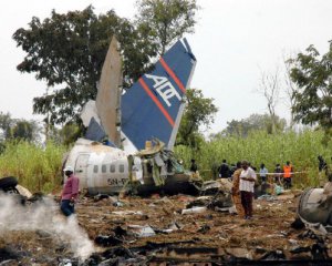 В авиакатастрофе погибли высокопоставленные чиновники страны