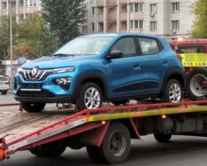 Коштує $8 тис. і має запас ходу 270 км: в Україну привезли бюджетний електрокросовер Renault