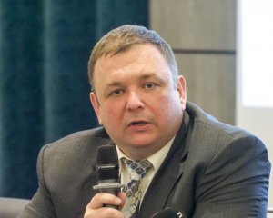 Колишній голова закликав суддів КСУ піти у відставку