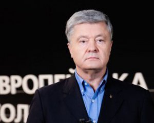 Порошенко запропонував свій план виходу з конституційної кризи