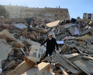 Число жертв землетрусу в Туреччині стрімко зростає
