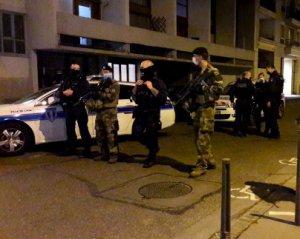 Напад на священника у Франції: підозрюваного відпустили