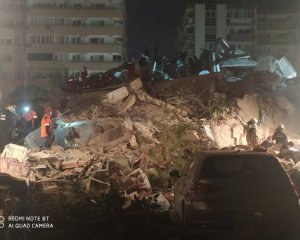 Землетрясение в Турции убило почти 100 человек