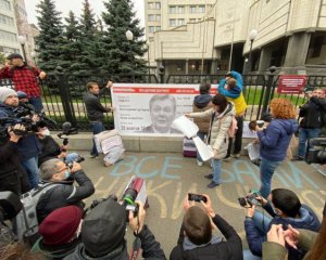 Активісти їдуть до будинку голови КСУ, щоб особисто передати квиток до Ростова