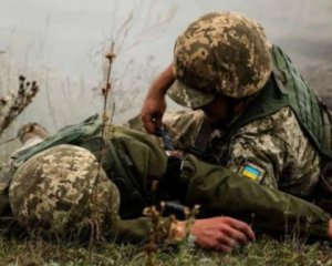 Украинский военный на Донбассе получил ранения