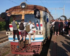 Укрзалізниця запустила додаткові приміські електрички