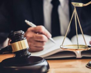 Як вибрати адвоката в Житомирі