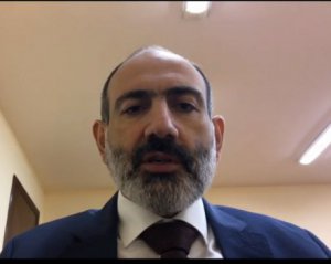 &quot;Взяли годинник, парфуми та водійське посвідчення&quot; - протестувальники пограбували прем&#039;єра Вірменії
