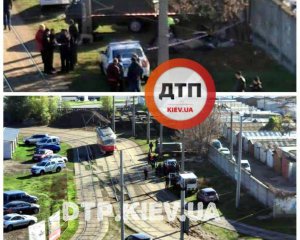 Біля зупинки трамвая знайшли чоловіка з ножем у животі