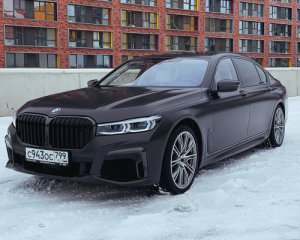 BMW вляпалась у політичний скандал