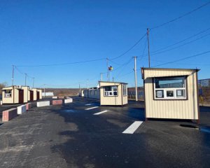 Бойовики на Донбасі не випускають людей через пропускні пункти