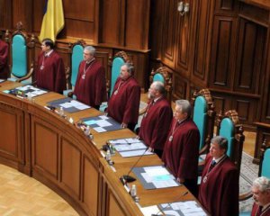 Зеленський знав про скандальне рішення Конституційного суду ще до публікації - представник президента