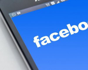 Facebook продовжує заборону на політичну рекламу у США