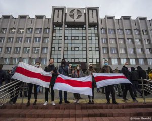 Білоруська влада планує позбавляти громадянства за "шкоду державі"