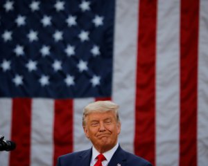 Трамп вперше за останні вісім днів поговорив з пресою: про що йшла мова