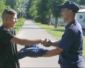 Підліток-герой, який урятував дітей із-під криги, напав на фельдшерку