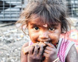 Смертность, недоедание, истощение - назвали последствия пандемии для детей