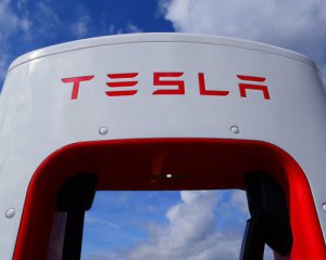 Акции Tesla снова рекордно поднялись в цене