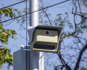 Камери на дорогах України фіксуватимуть порушення авто на іноземних номерах