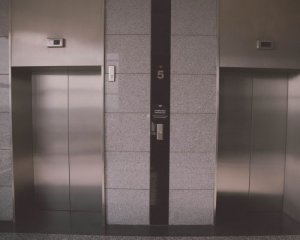 У гіпермаркеті Києва обірвався ліфт, є загиблі