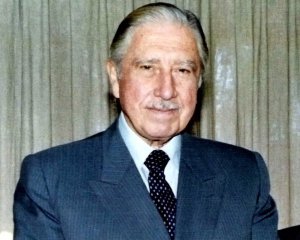 Народився диктатор, який вивів країну в економічні лідери