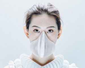 В Японии создали защитную маску за $9 тыс.