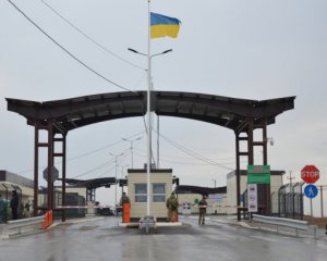 Уряд спростив процедуру перетину КПВВ для підлітків