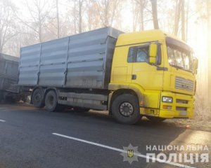 Прицеп фуры вынесло на встречную полосу - в ДТП погиб полицейский