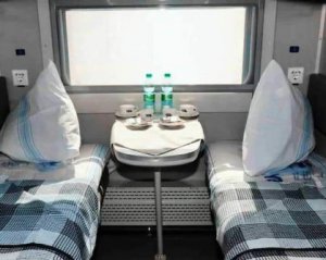Пасажири наполягли: Укрзалізниця відновлює продаж кави та чаю в поїздах