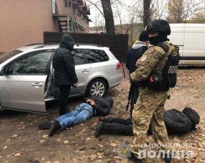 Іноземці підпалили автомобіль ресторатора