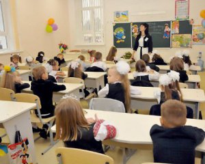 У Зеленського розповіли, чи працюватимуть школи під час локдауну в Україні