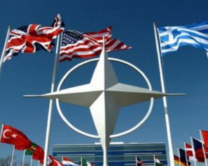 Россия повышает военную активность - генсек НАТО